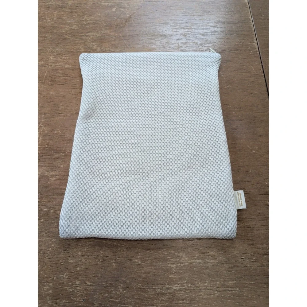 Honeylove Mesh Laundry Bag‎ for Delicates Zippered Shapewear Wash Bag Logo